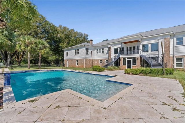 14201 Airport Boulevard, Mobile, AL 36608