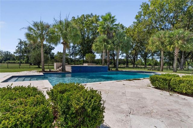 14201 Airport Boulevard, Mobile, AL 36608