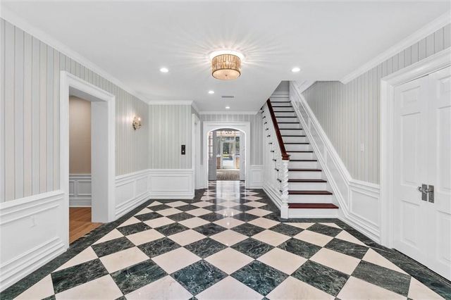 14201 Airport Boulevard, Mobile, AL 36608