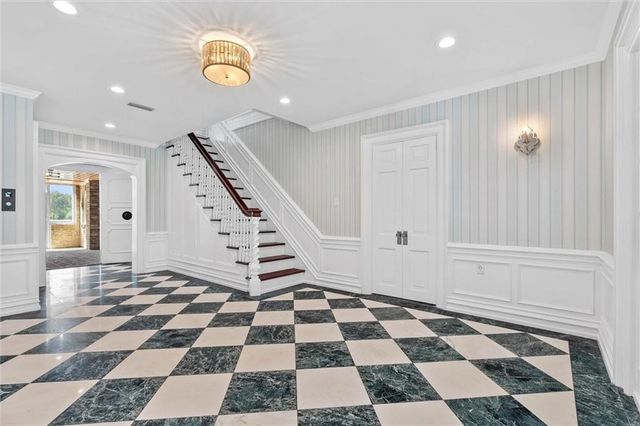 14201 Airport Boulevard, Mobile, AL 36608