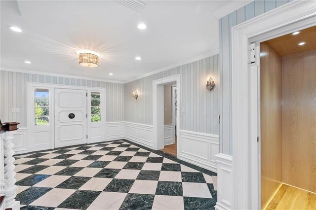 14201 Airport Boulevard, Mobile, AL 36608