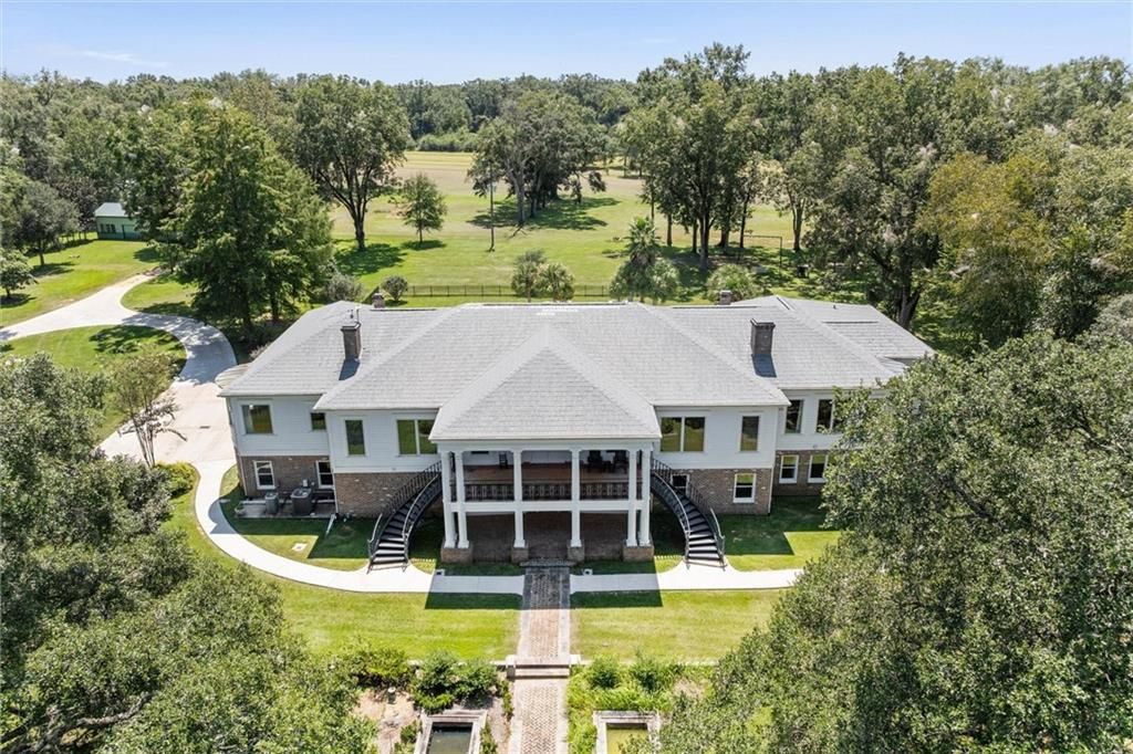 14201 Airport Boulevard, Mobile, AL 36608