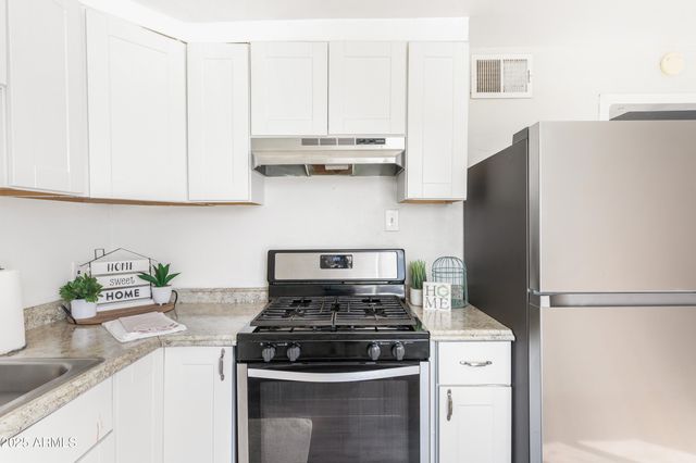 105 COCHISE Drive, Bisbee, AZ 85603