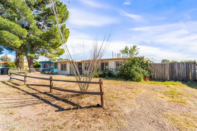 105 COCHISE Drive, Bisbee, AZ 85603
