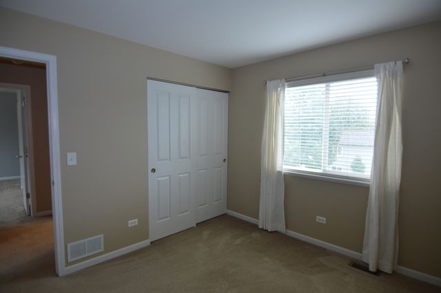 3613 Dorchester Place, Mchenry, IL 60050