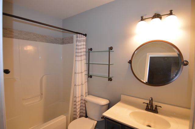 3613 Dorchester Place, Mchenry, IL 60050