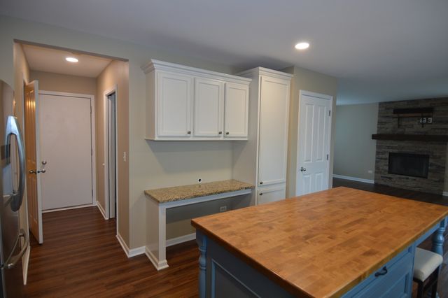 3613 Dorchester Place, Mchenry, IL 60050