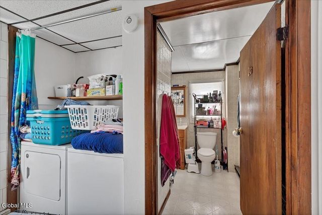 16 Billings Avenue, Troy, NY 12180