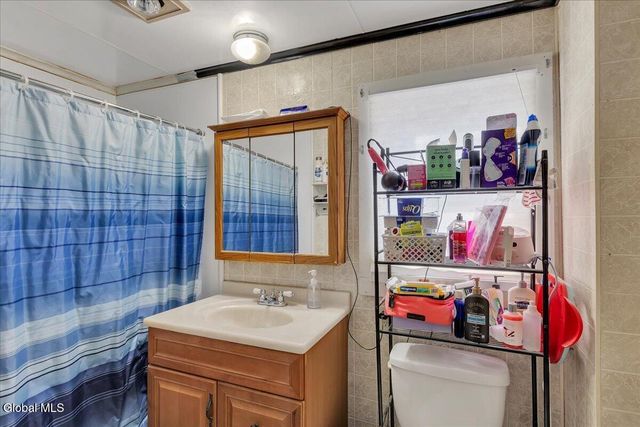 16 Billings Avenue, Troy, NY 12180