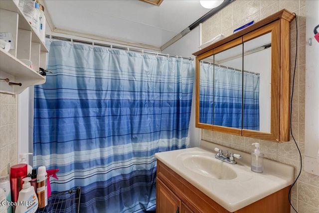 16 Billings Avenue, Troy, NY 12180