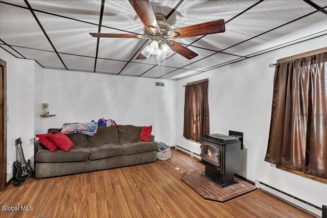 16 Billings Avenue, Troy, NY 12180