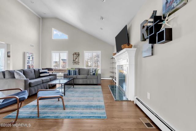 6 Ellis Court, Monmouth Beach, NJ 07750