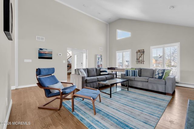 6 Ellis Court, Monmouth Beach, NJ 07750