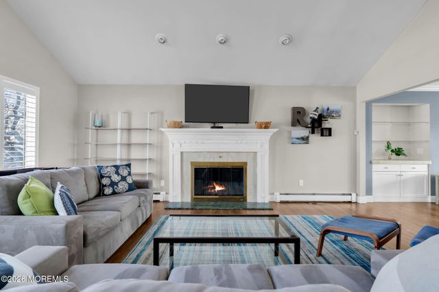 6 Ellis Court, Monmouth Beach, NJ 07750