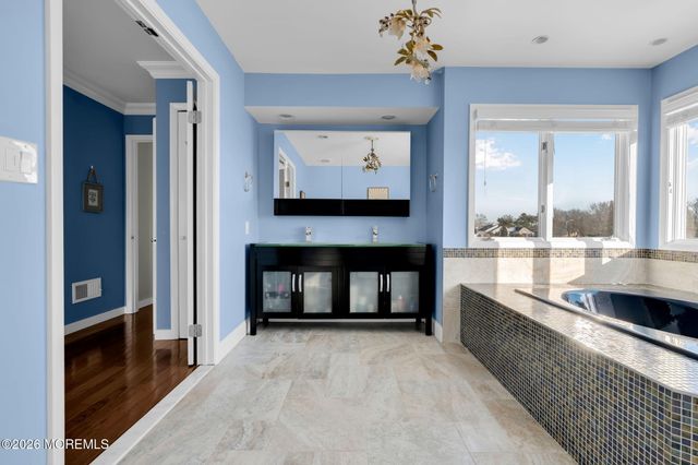 6 Ellis Court, Monmouth Beach, NJ 07750