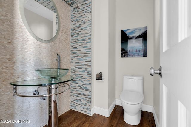 6 Ellis Court, Monmouth Beach, NJ 07750