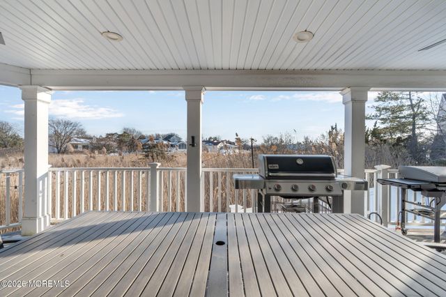 6 Ellis Court, Monmouth Beach, NJ 07750
