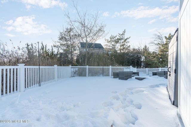 6 Ellis Court, Monmouth Beach, NJ 07750