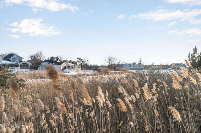 6 Ellis Court, Monmouth Beach, NJ 07750