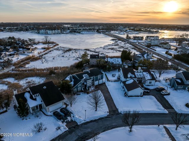6 Ellis Court, Monmouth Beach, NJ 07750