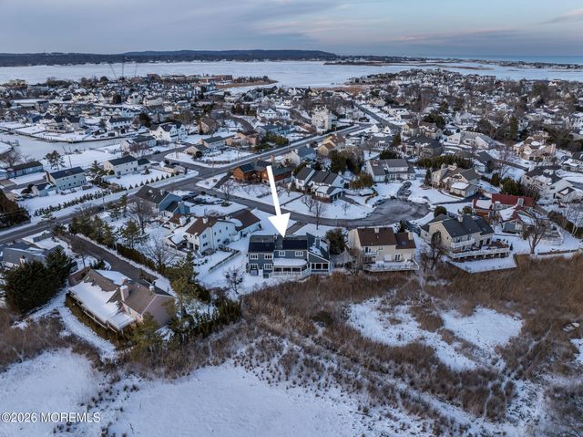 6 Ellis Court, Monmouth Beach, NJ 07750