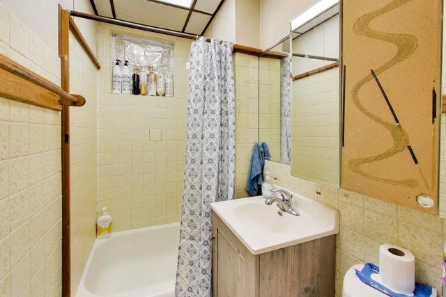 1501 W Wilson Avenue, Chicago, IL 60640