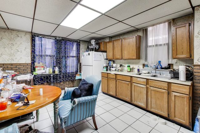 1501 W Wilson Avenue, Chicago, IL 60640