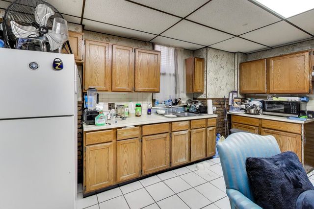 1501 W Wilson Avenue, Chicago, IL 60640