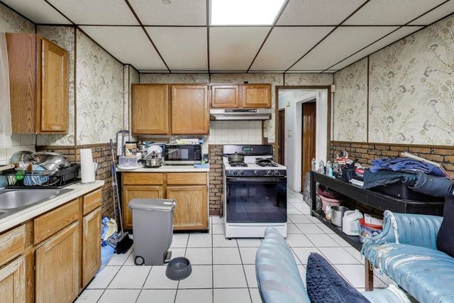 1501 W Wilson Avenue, Chicago, IL 60640