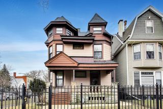 1501 W Wilson Avenue, Chicago, IL 60640