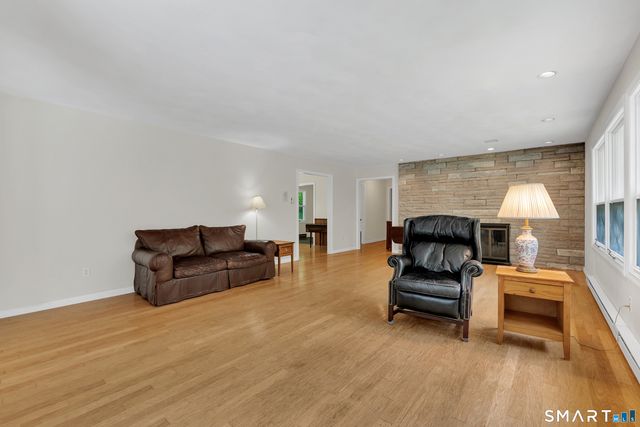 30 Maltbie Road, Newtown, CT 06470