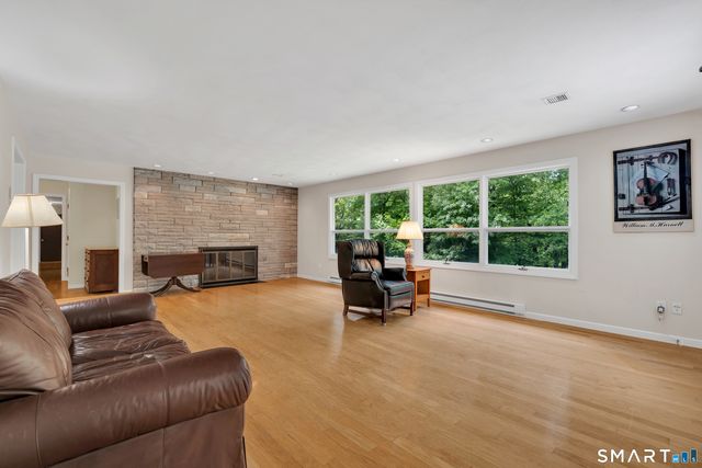 30 Maltbie Road, Newtown, CT 06470