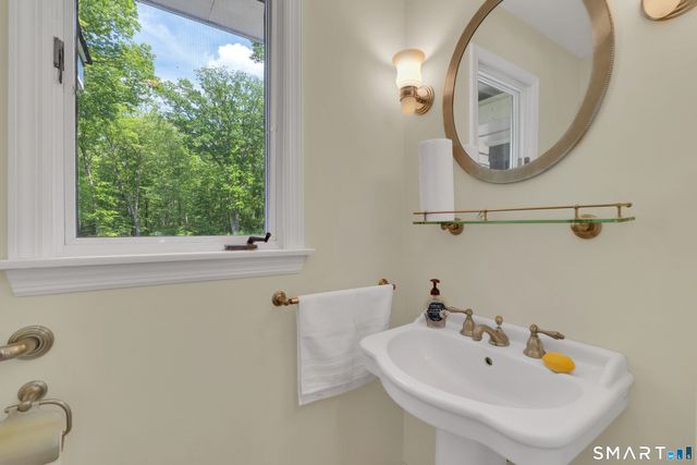30 Maltbie Road, Newtown, CT 06470