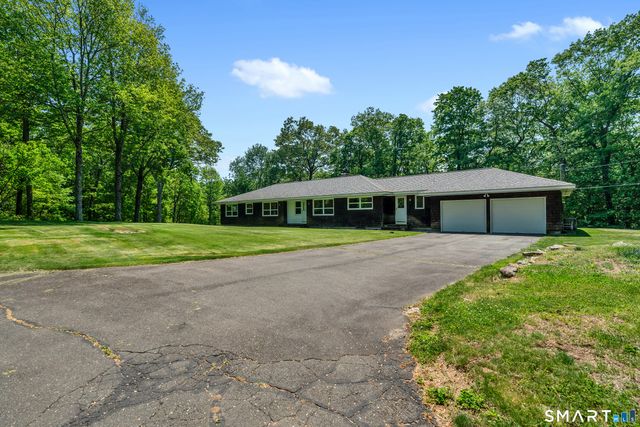 30 Maltbie Road, Newtown, CT 06470