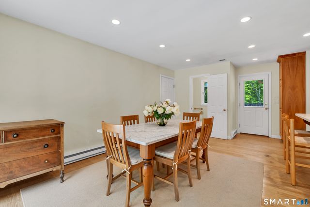 30 Maltbie Road, Newtown, CT 06470