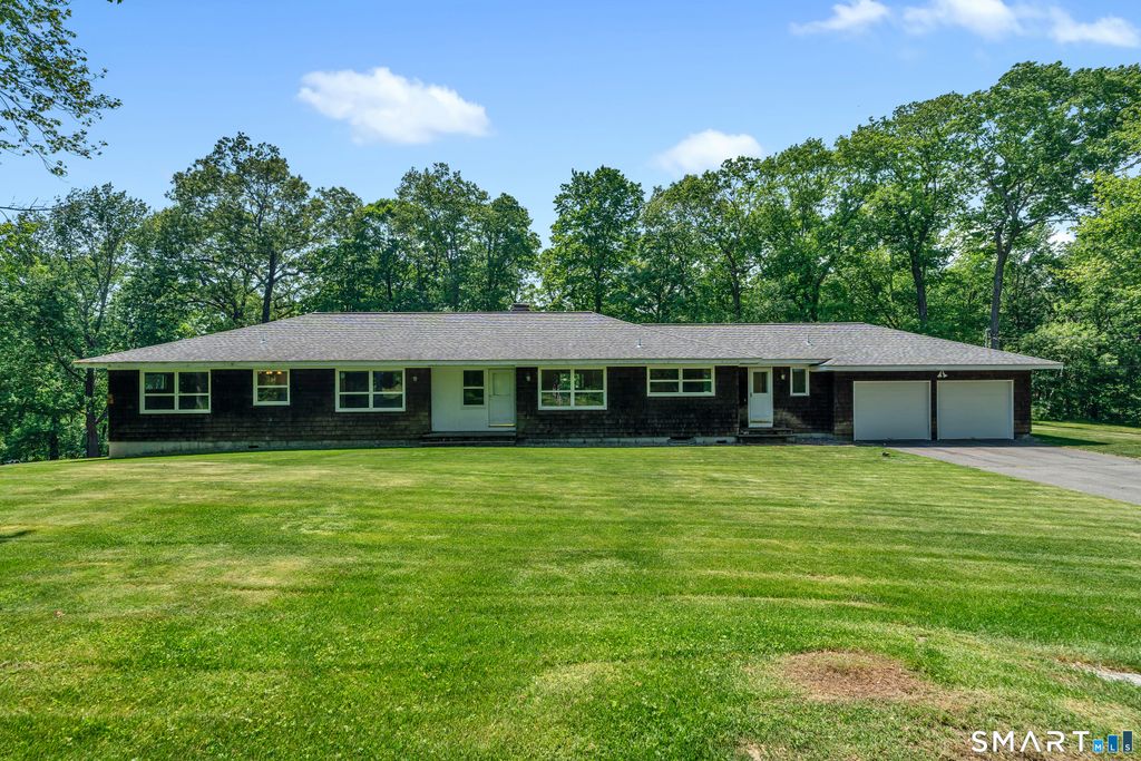 30 Maltbie Road, Newtown, CT 06470