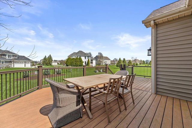 N42W22814 Beacon COURT, Pewaukee, WI 53072