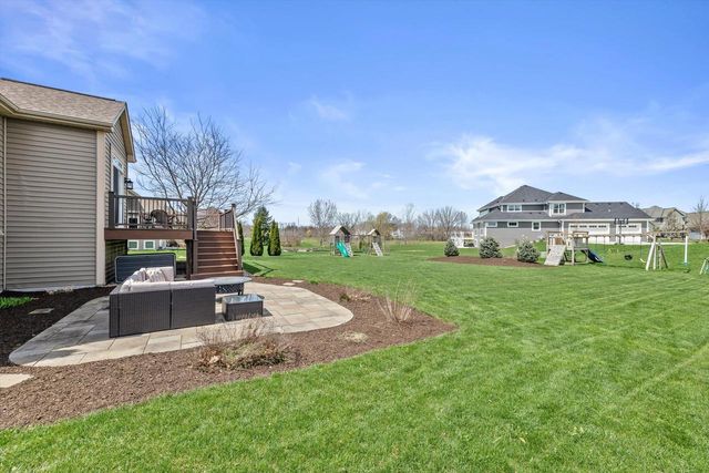 N42W22814 Beacon COURT, Pewaukee, WI 53072