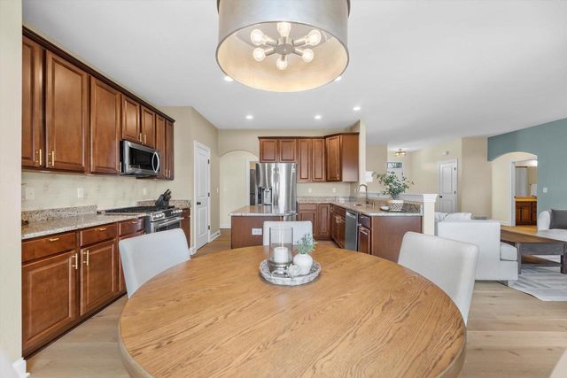 N42W22814 Beacon COURT, Pewaukee, WI 53072
