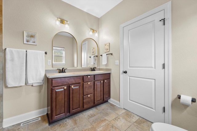 N42W22814 Beacon COURT, Pewaukee, WI 53072