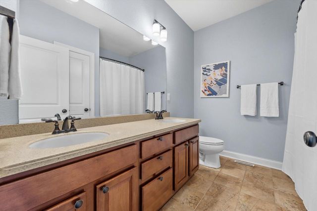 N42W22814 Beacon COURT, Pewaukee, WI 53072
