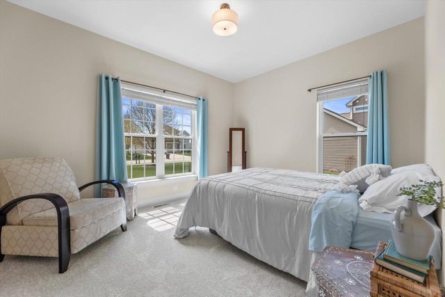 N42W22814 Beacon COURT, Pewaukee, WI 53072