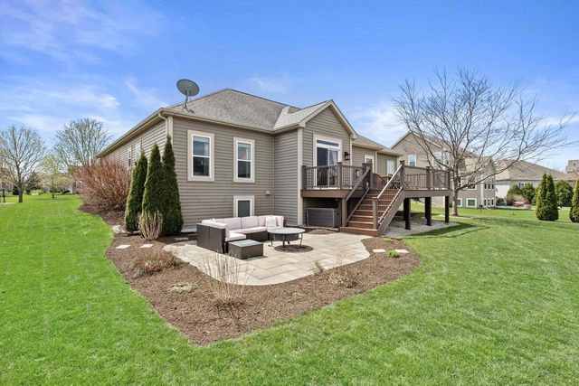 N42W22814 Beacon COURT, Pewaukee, WI 53072