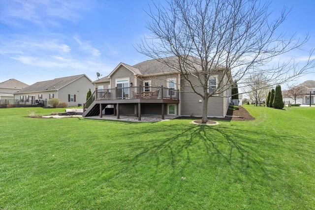 N42W22814 Beacon COURT, Pewaukee, WI 53072