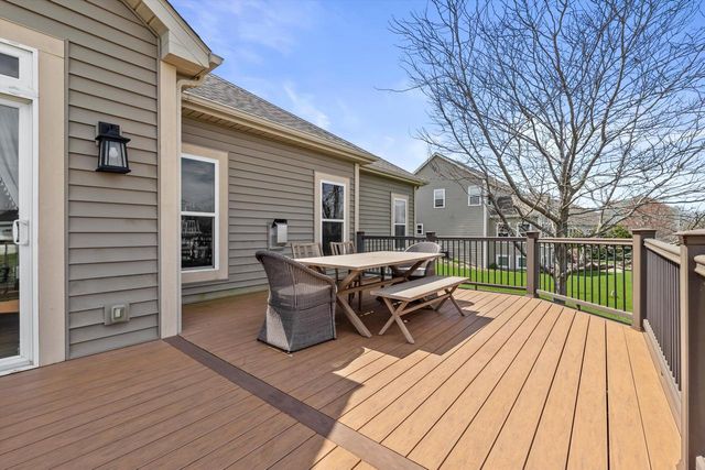 N42W22814 Beacon COURT, Pewaukee, WI 53072