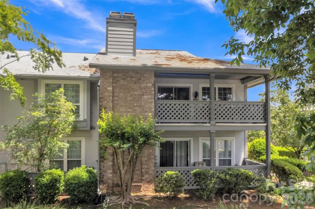 5839 Harris Grove Lane, Charlotte, NC 28212