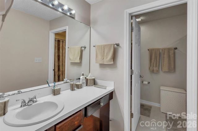 5839 Harris Grove Lane, Charlotte, NC 28212