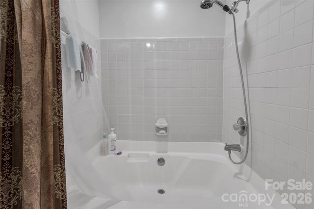 5839 Harris Grove Lane, Charlotte, NC 28212