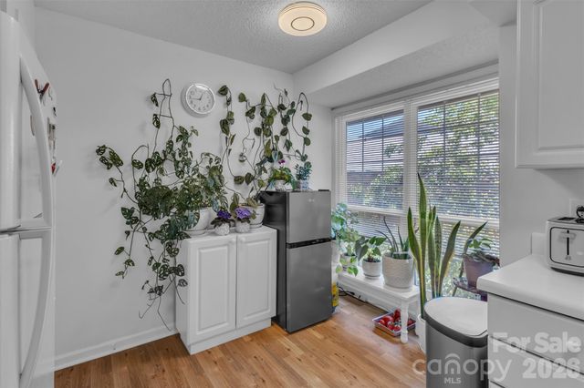 5839 Harris Grove Lane, Charlotte, NC 28212