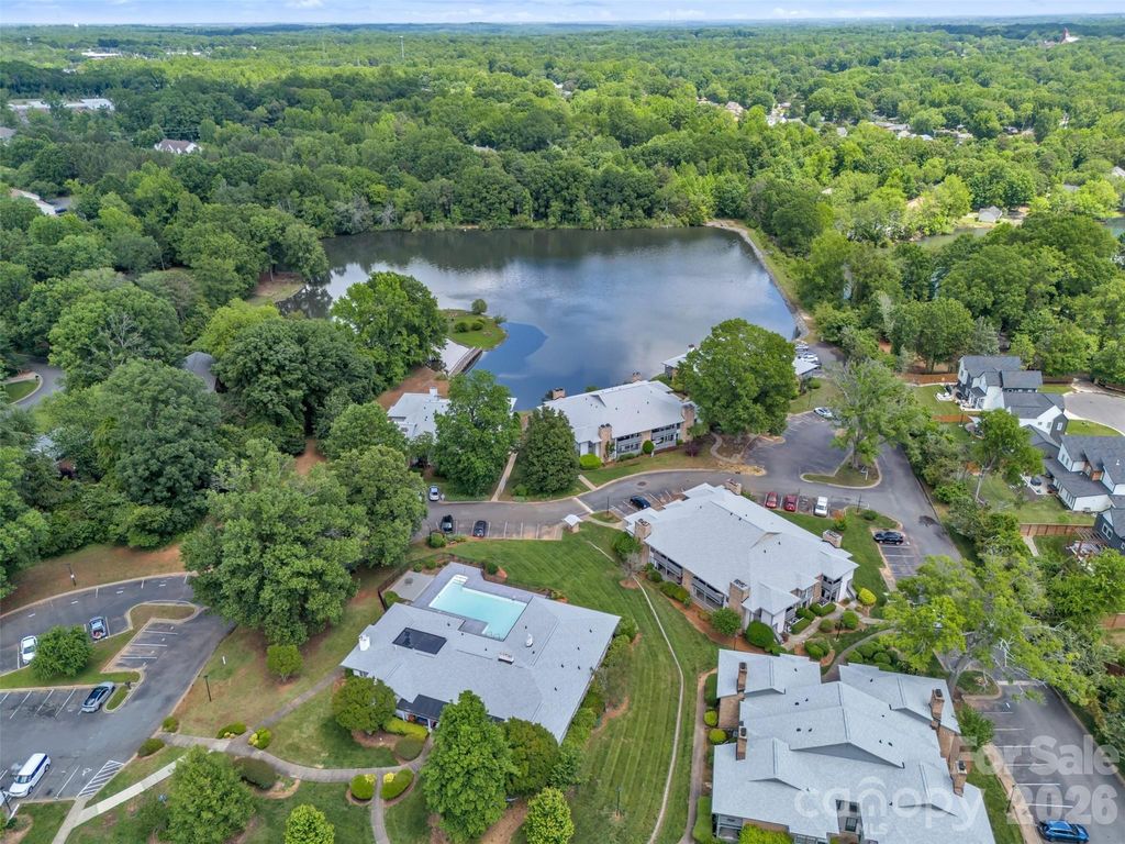 5839 Harris Grove Lane, Charlotte, NC 28212